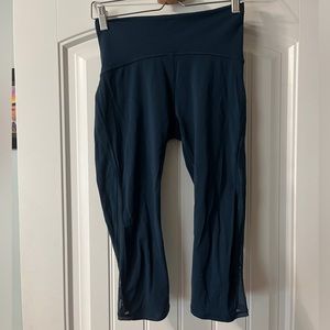 Lulu Lemon 3/4 length tight blue, size 4